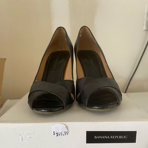 Sz 6 BR Black Leather Wedge